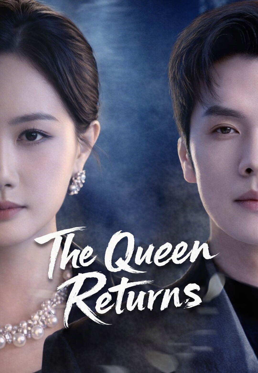 Poster The Queen Returns